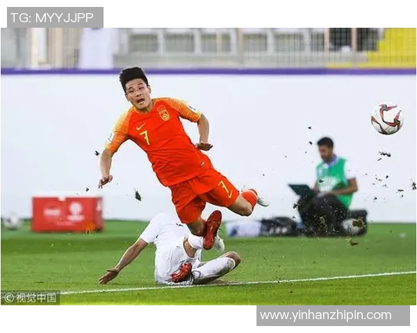 查内尔与安特卫普激战正酣双方争夺胜利的精彩瞬间回顾